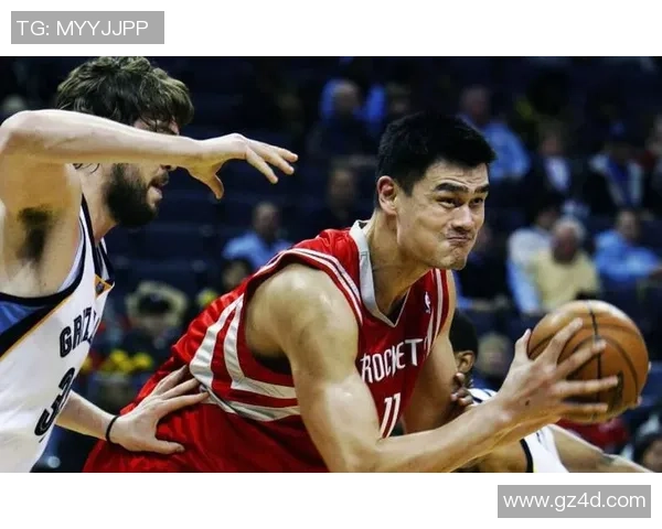 姚明国庆写真展现中国篮球巨星风采与民族自豪感的完美结合