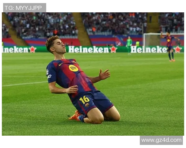 曼联主场大胜巴萨三球零封乌龙球引发全场狂欢