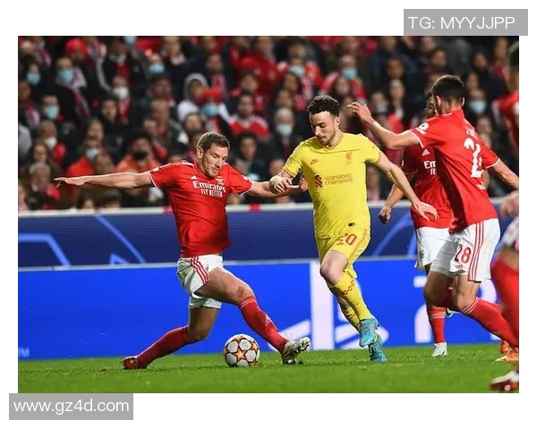 欧联杯精彩对决本菲卡逆转利物浦红牌事件引发全场热议