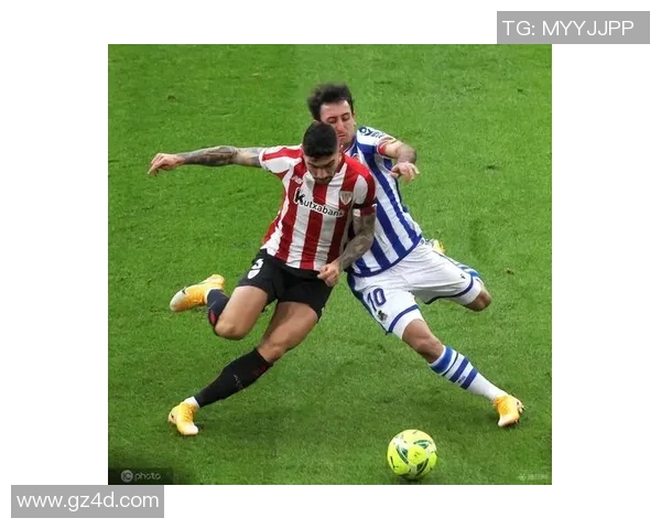 国王杯激战里昂与多特蒙德平局红牌争议引发全场热议 国王杯激战里昂与多特蒙德平局红牌争议引发全场热议