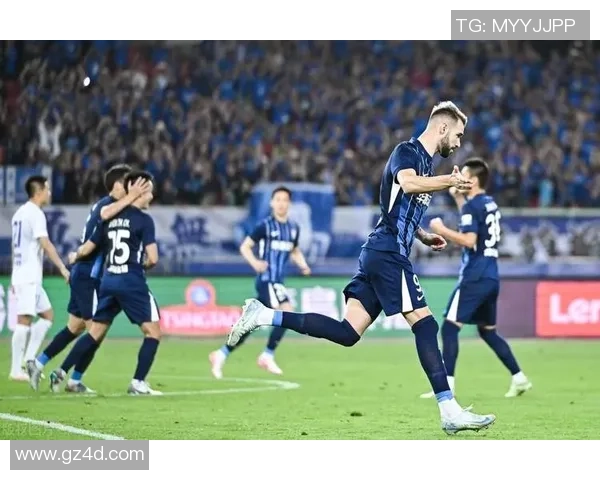 友谊赛精彩瞬间那不勒斯大胜曼城乌龙球引发全场热议与争议判罚