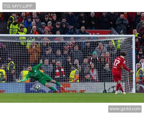 国王杯惊天冷门巴黎圣日耳曼与利物浦激战成平局引发全场震动