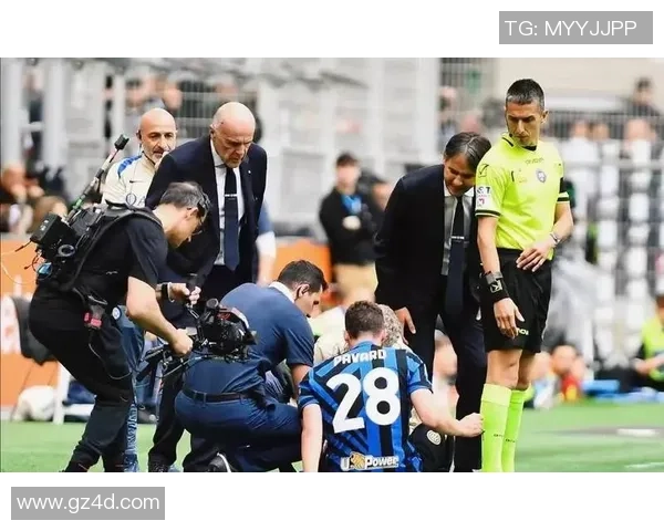 英超激战拜仁小胜国米乌龙球引发争议判罚全场沸腾